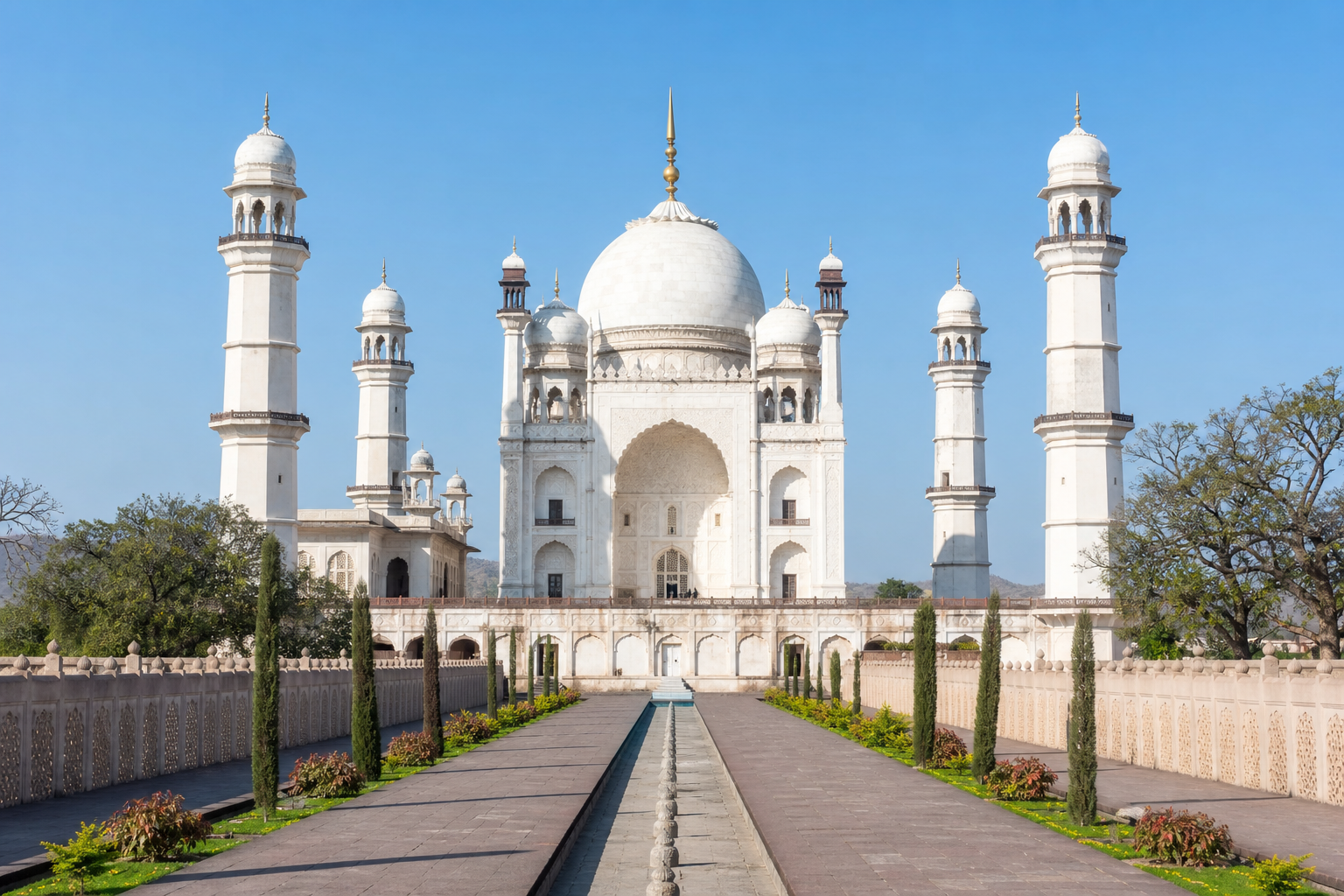 Bibi Ka Maqbara – Pune to Aurangabad Cab – Ajanta Ellora Taxi Packages