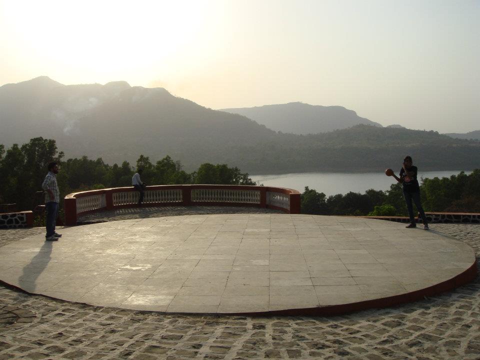 Book Mulshi Dam Taxi